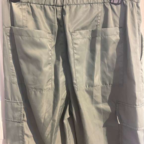 Pistola Jade Lightweight Cargo Pants Size Small - Picture 11 of 16